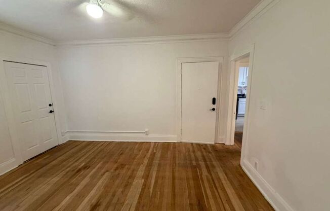 1 bed, 1 bath, 800 sqft, $950, Unit Unit 342