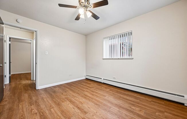 2 beds, 1 bath, 700 sqft, $1,395, Unit 201