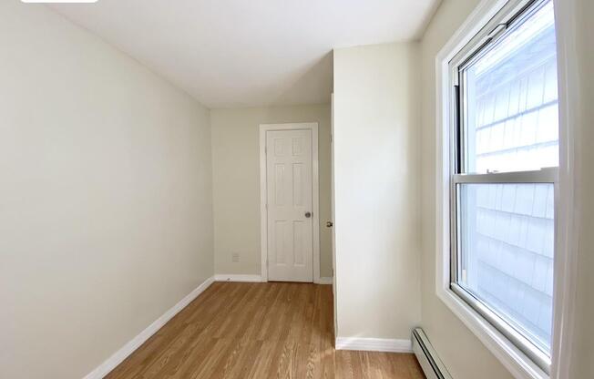 1198 E 94 ST