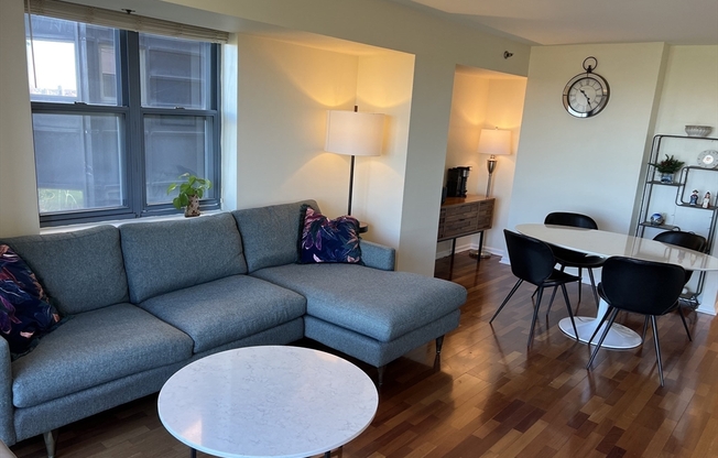 3 beds, 2 baths, 1,430 sqft, $7,400, Unit 1501
