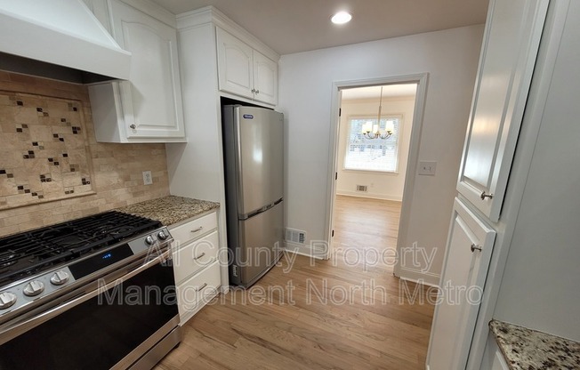 180 CRESTWOOD CT
