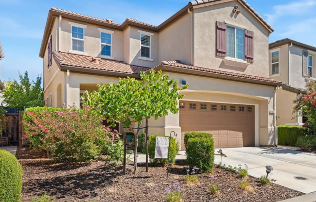 HOT Property!  Roseville 3/3 w/Oasis Backyard!  Please reference ad for viewings!