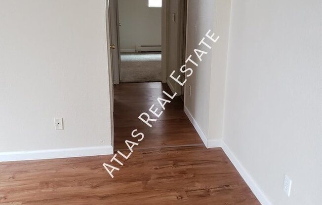 2 beds, 1 bath, 725 sqft, $995