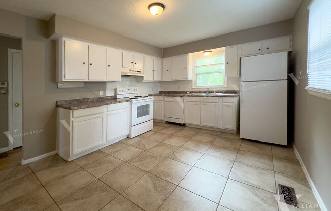 2 beds, 1 bath, $1,095