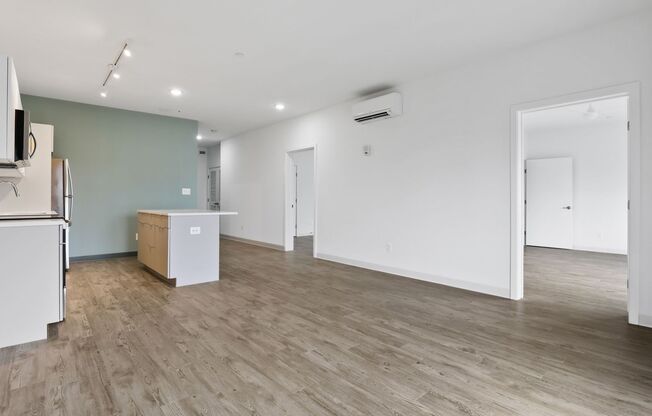 2 beds, 2 baths, 956 sqft, $2,250, Unit 409