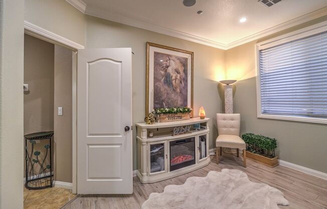 3 beds, 3 baths, $6,995