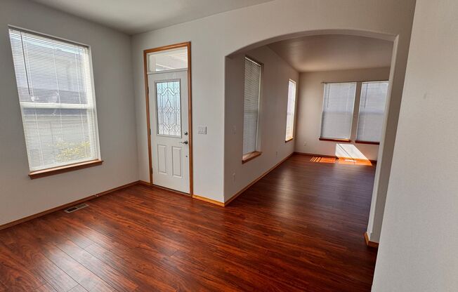 Beautiful 4 Bedroom 2.5 Bath House in Kent