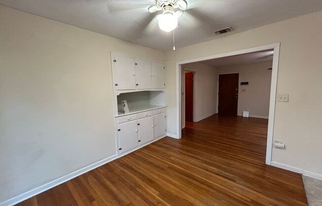 3 beds, 1 bath, $1,550