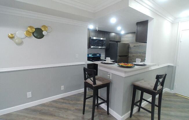 2 beds, 2 baths, 910 sqft, $2,895, Unit 302