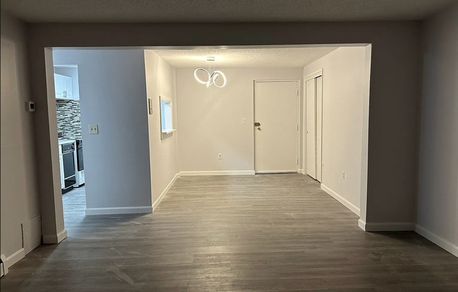 2 beds, 1 bath, 800 sqft, $2,700, Unit 206