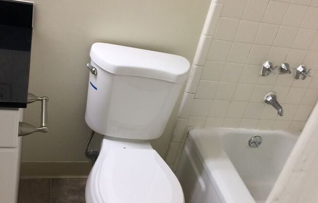 Studio, 1 bath, $1,800, Unit 31