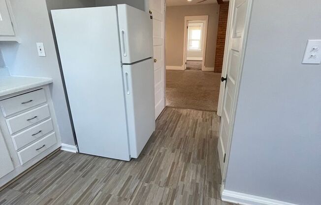 2 beds, 1 bath, $950, Unit Unit 2