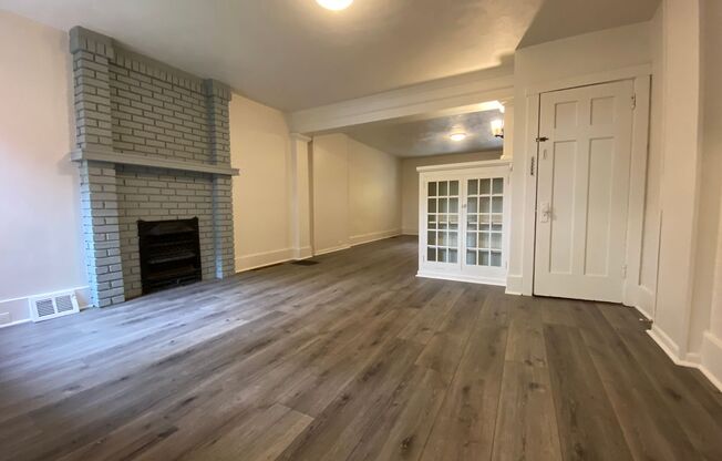 Charming Three Bedroom Townhouse in Squirrel Hill! Covered Front Porch + Back Yard! Call Today!