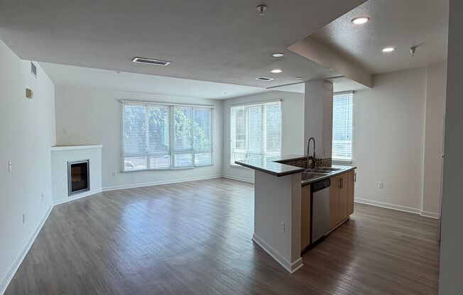 3 beds, 3 baths, 1,956 sqft, $5,300, Unit 275
