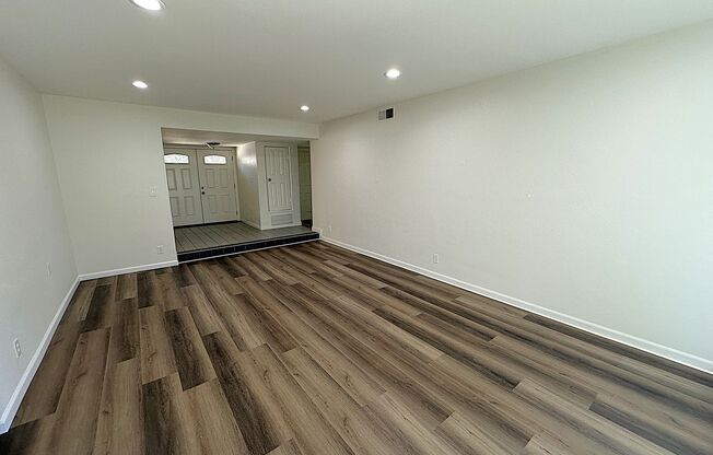 Spacious 3-Bedroom Retreat with Newly Renovated Kitchen in Lake Balboa!