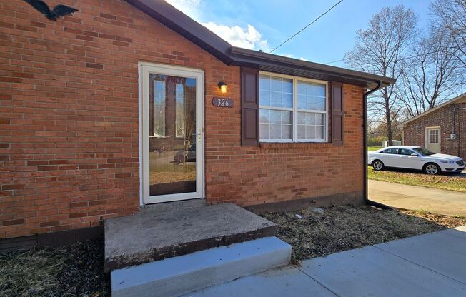 $1250 - Charming 3 Bedroom 1 Bathroom Brick Home