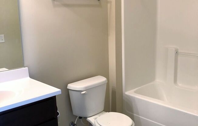 1 bed, 1 bath, 687 sqft, $775, Unit O08