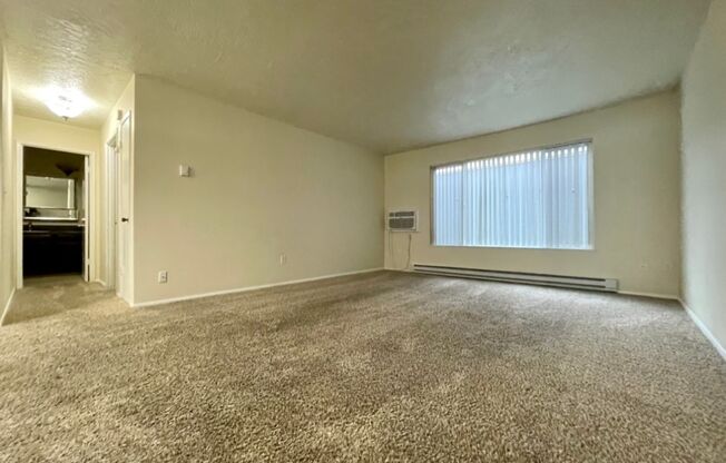 Montavilla 2 Bedroom Upstairs Apartment w/ A/C and Off Street Parking~ PETS WELCOME! 95 Walksco