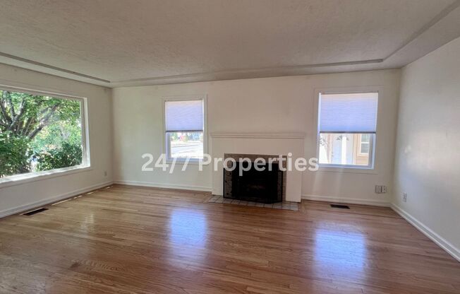 2 beds, 1 bath, $2,595