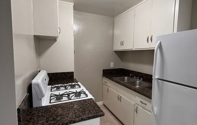 1 bed, 1 bath, 456 sqft, $1,695, Unit 27