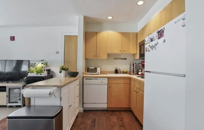 1 bed, 1 bath, 538 sqft, $2,935, Unit 6D
