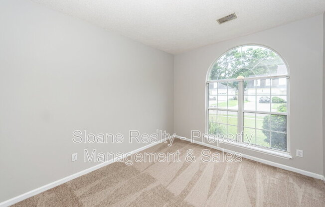 1584 KENTWOOD CIR