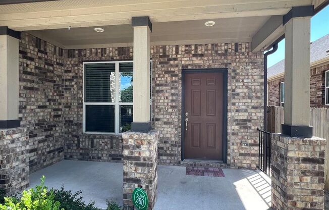 Located in the desirable Edgewater subdivision in Swenson Farms!