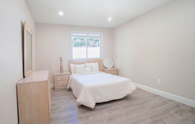 2 beds, 1 bath, 1,050 sqft, $2,750, Unit 75-4