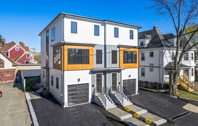 15 HOWARD ST