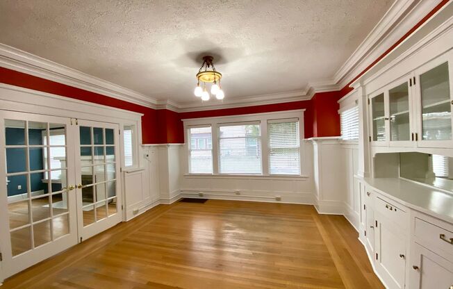 Beautiful Craftsman on Broadway with Live-Work Space Option