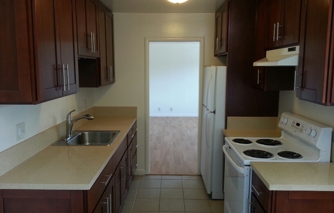 2 beds, 1 bath, 750 sqft, $2,300