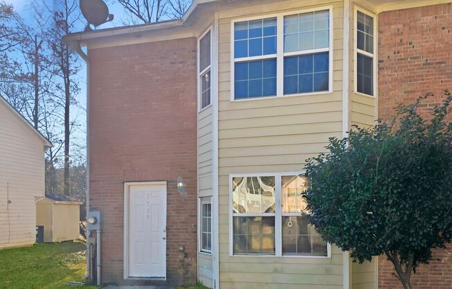 Charming Forest Park Townhome with Modern Finishes