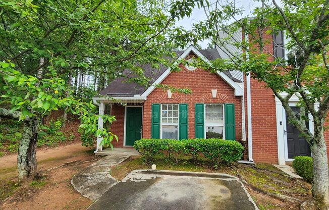 5749 STRATHMOOR MNR CIR