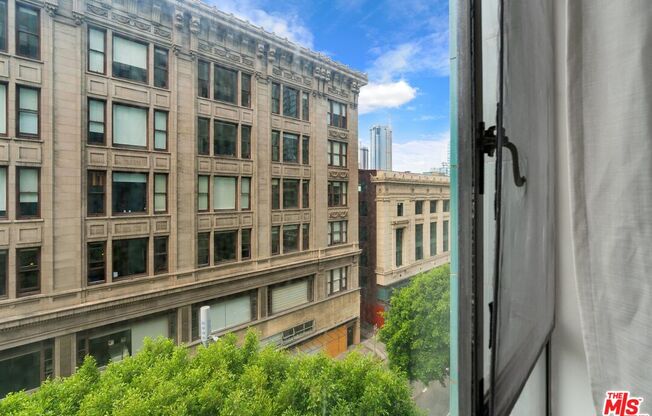 1 bed, 1 bath, 890 sqft, $2,700, Unit 405