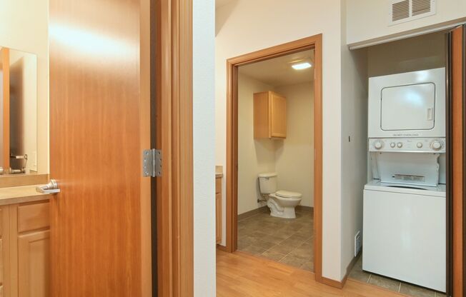 2 beds, 1 bath, $1,700, Unit 104