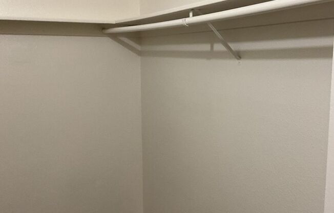 2 beds, 1 bath, 968 sqft, $1,345, Unit 1632-139