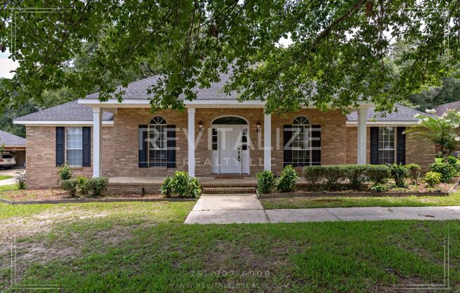 Beautiful 3 Bedroom/3 Bathroom Home in Semmes!