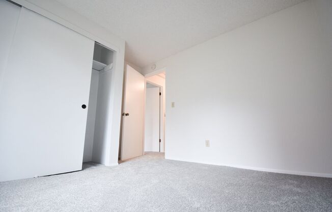 2 beds, 1 bath, 950 sqft, $1,695, Unit 6677-196