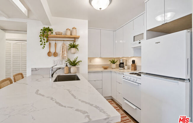 2 beds, 1.5 baths, 798 sqft, $3,899, Unit 607