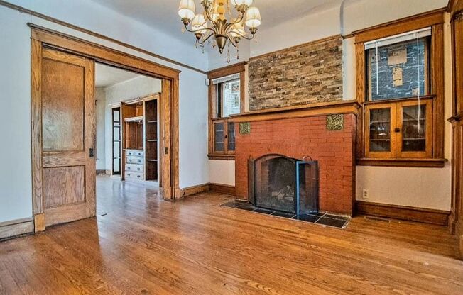 4Br Home Near West Warren Blvd in Chicago