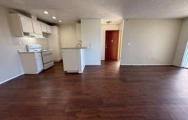 1 bed, 1 bath, 716 sqft, $2,150, Unit O013