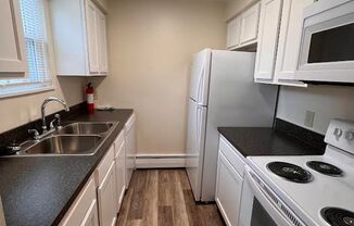 2 beds, 1 bath, $850, Unit 243 Churchill Rd. Apt. 4