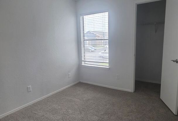 2 beds, 1 bath, 756 sqft, $1,050, Unit 1516