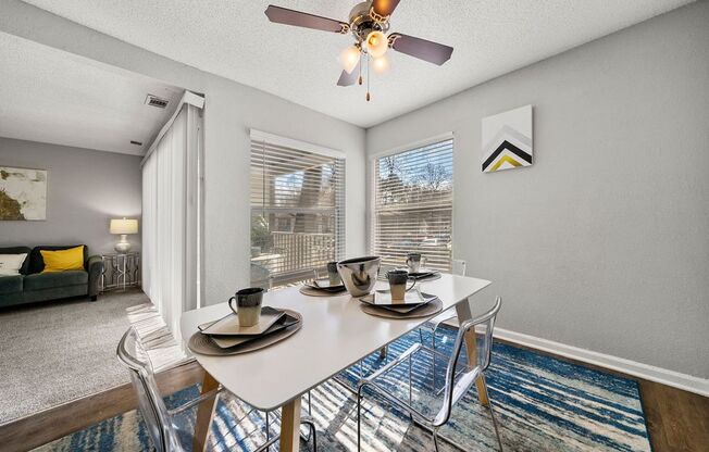 2 beds, 1 bath, 988 sqft, $1,199, Unit 545-201
