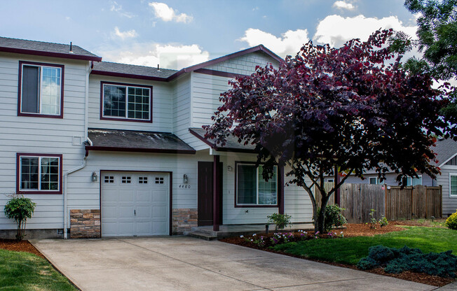 Spacious Updated Duplex in Salem