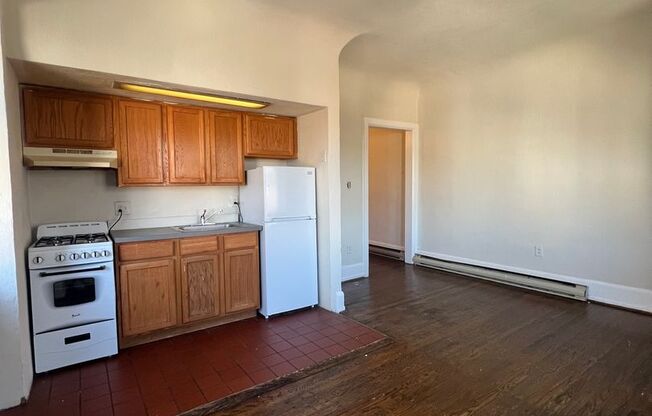 1 bed, 1 bath, 428 sqft, $1,095, Unit 3315-3R