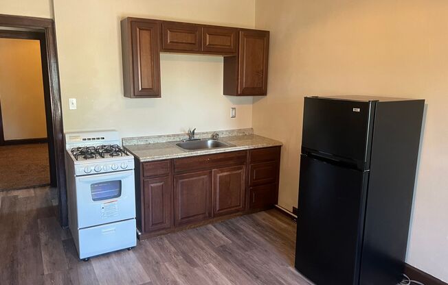 1 bed, 1 bath, $1,050, Unit 321