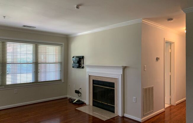 Spacious and Private Condo in The Oaks at Washingtonian Woods