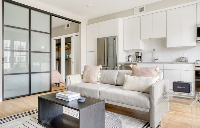 1 bed, 1 bath, 519 sqft, $2,595, Unit 211