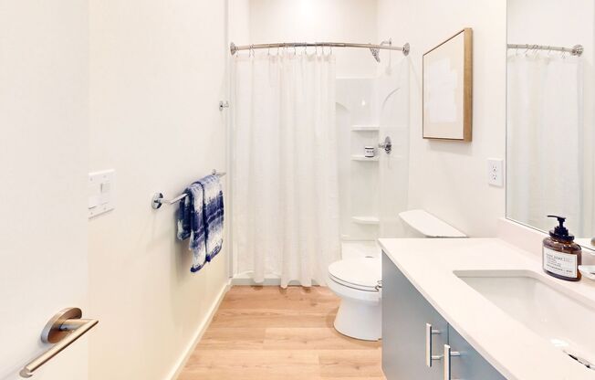 1 bed, 1 bath, $800, Unit Unit 7 Suite E - 226 N Dillard St